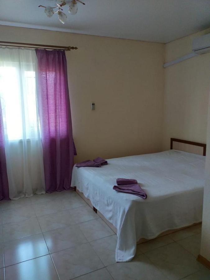 Solnechny Bereg Guest House Gudauta Bagian luar foto