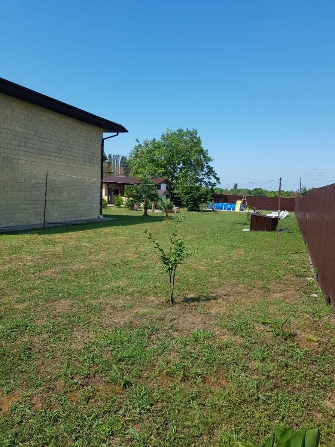 Solnechny Bereg Guest House Gudauta Bagian luar foto