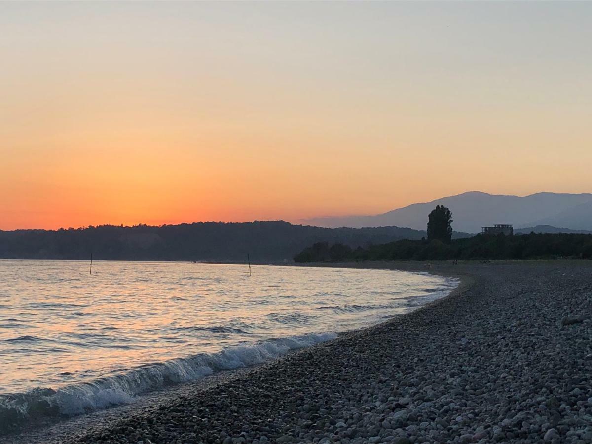 Solnechny Bereg Guest House Gudauta Bagian luar foto