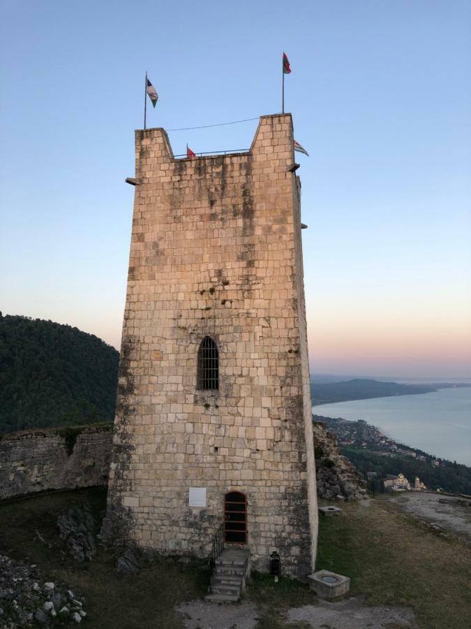 Solnechny Bereg Guest House Gudauta Bagian luar foto