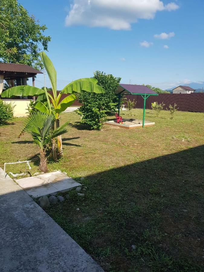 Solnechny Bereg Guest House Gudauta Bagian luar foto
