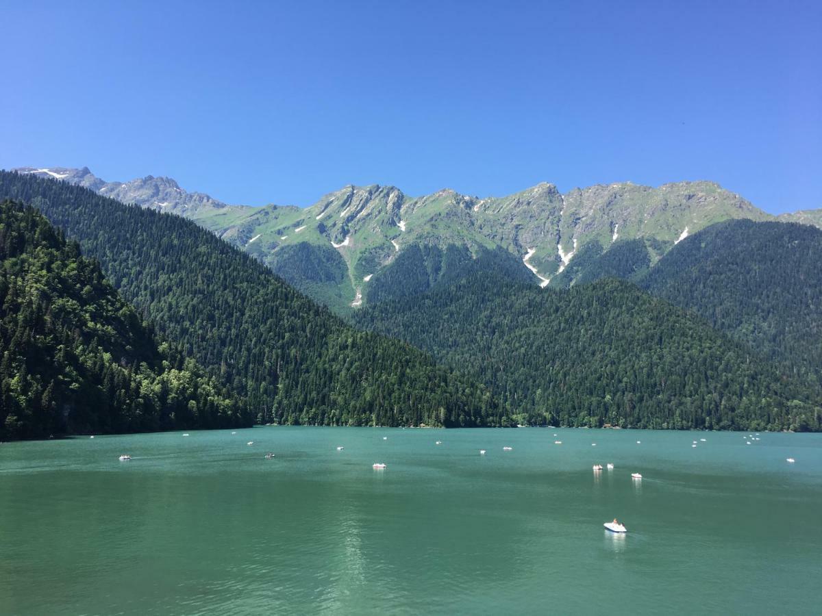Solnechny Bereg Guest House Gudauta Bagian luar foto