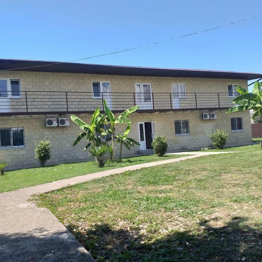 Solnechny Bereg Guest House Gudauta Bagian luar foto