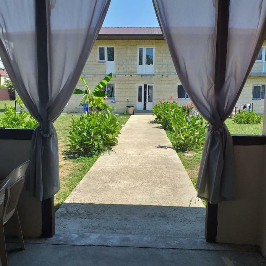 Solnechny Bereg Guest House Gudauta Bagian luar foto